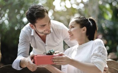 Donner rend-il véritablement heureux ?