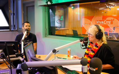 Julien Peron avec Sylvie Honoré chez radio RTBF Belgique pour le film c’est quoi le bonheur pour vous